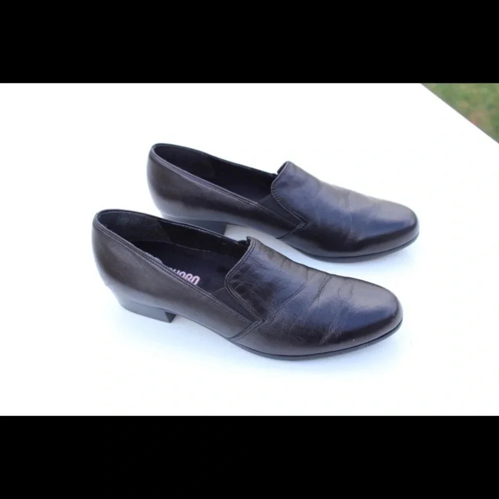 Munro low pumps
